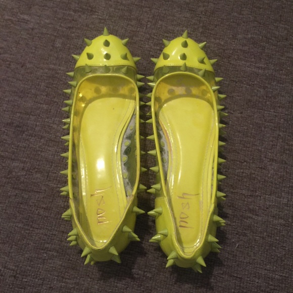 Posh Shoes - RARE • NEON YELLOW SPIKED FLATS